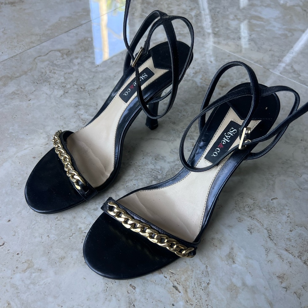 Style & Co. Black Heeled Sandals with Gold Chain